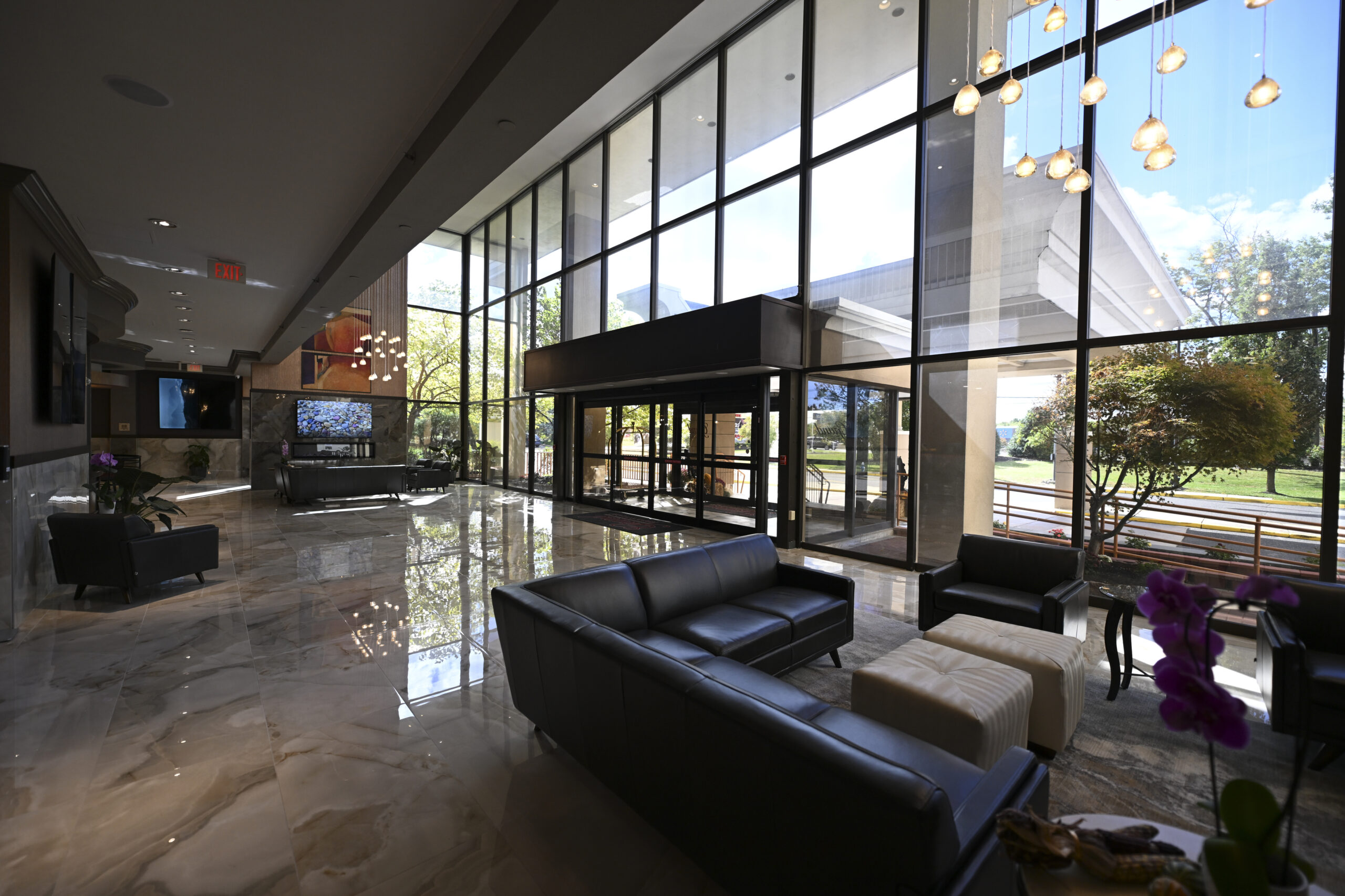 The Grand Laurel Hotel Guest Room