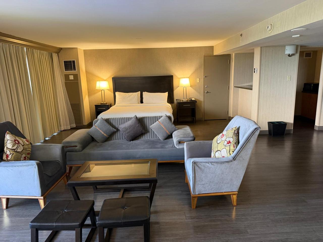Hotel Lounge
