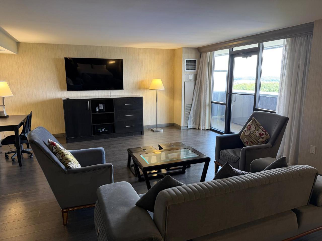 Grand King Suite